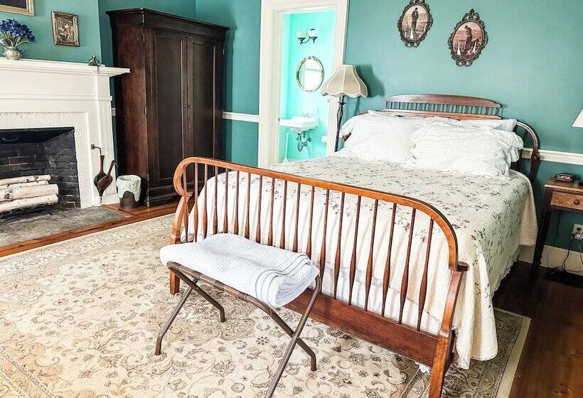 مبيت وإفطار The Black Walnut Inn