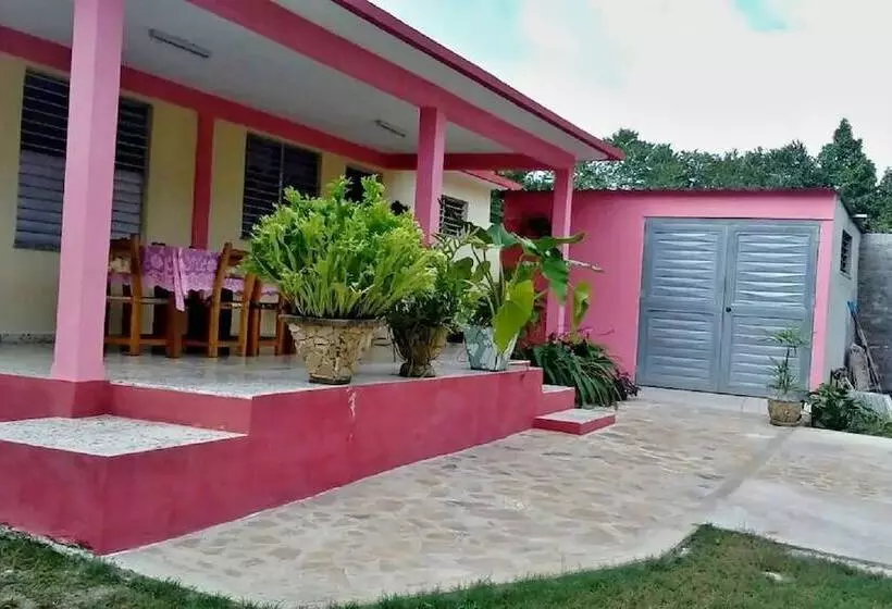 تختخواب و صبحانه Casa Camila