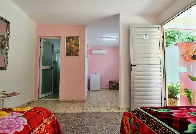 تختخواب و صبحانه Casa Camila