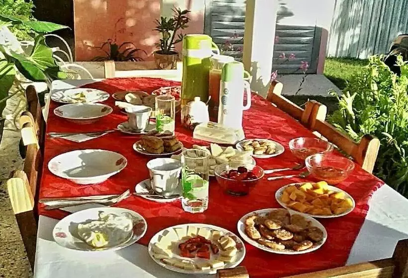 تختخواب و صبحانه Casa Camila