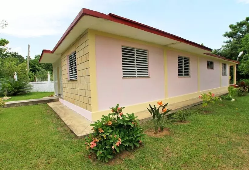 تختخواب و صبحانه Casa Camila