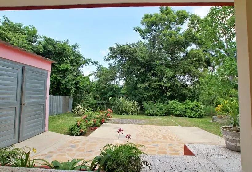 تختخواب و صبحانه Casa Camila
