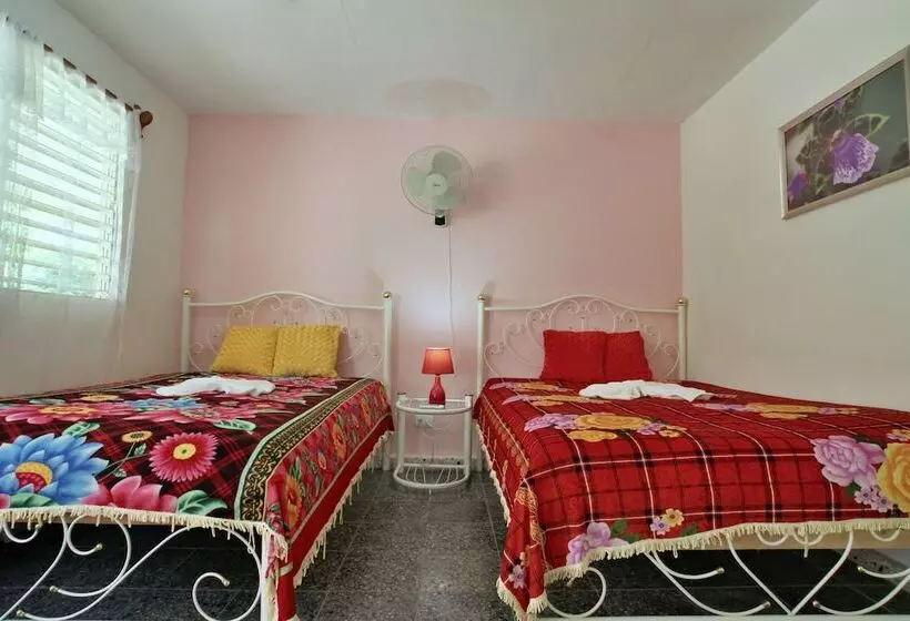 تختخواب و صبحانه Casa Camila