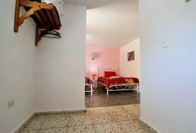 تختخواب و صبحانه Casa Camila