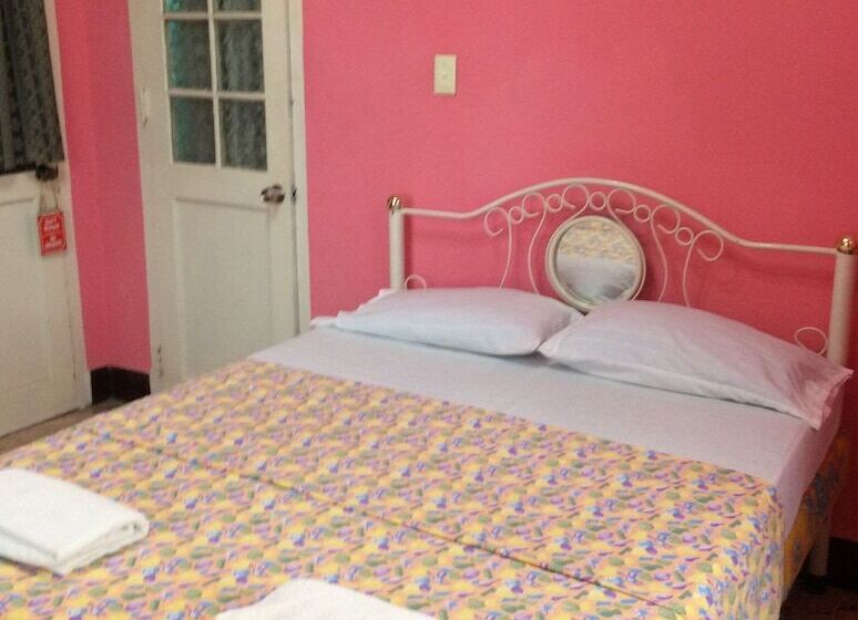 تختخواب و صبحانه Hostal Jorge