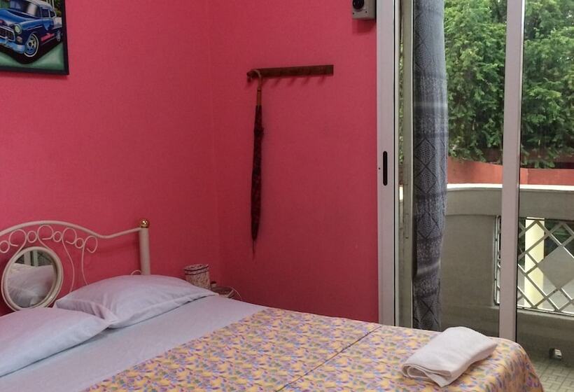 تختخواب و صبحانه Hostal Jorge