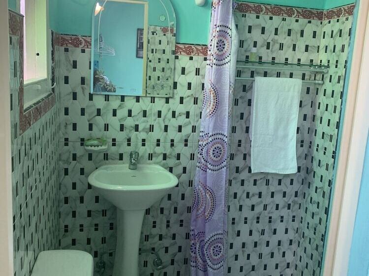 تختخواب و صبحانه Hostal Jorge