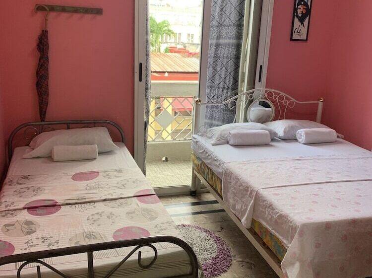 تختخواب و صبحانه Hostal Jorge