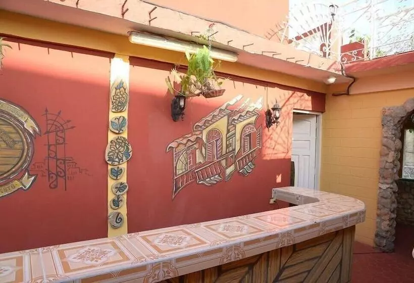 ベッドアンドブレックファースト Hostal Mary Y Santi