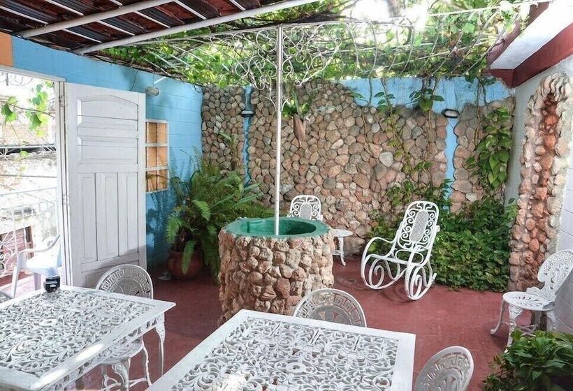 צימר Hostal Mary Y Santi