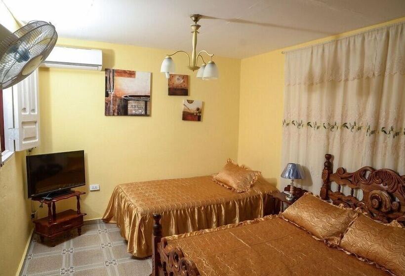 צימר Hostal Mary Y Santi