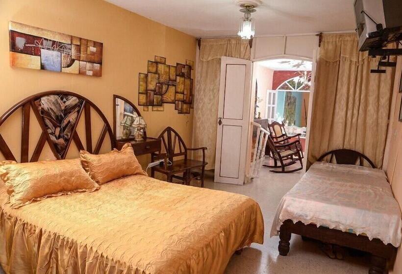 צימר Hostal Mary Y Santi