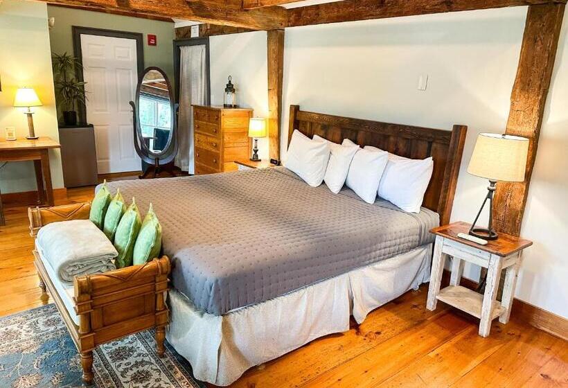 مبيت وإفطار The Black Walnut Inn