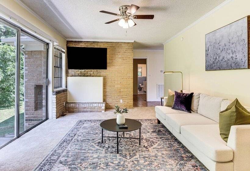 Family Friendly Huntsville Home W/ Spacious Yard