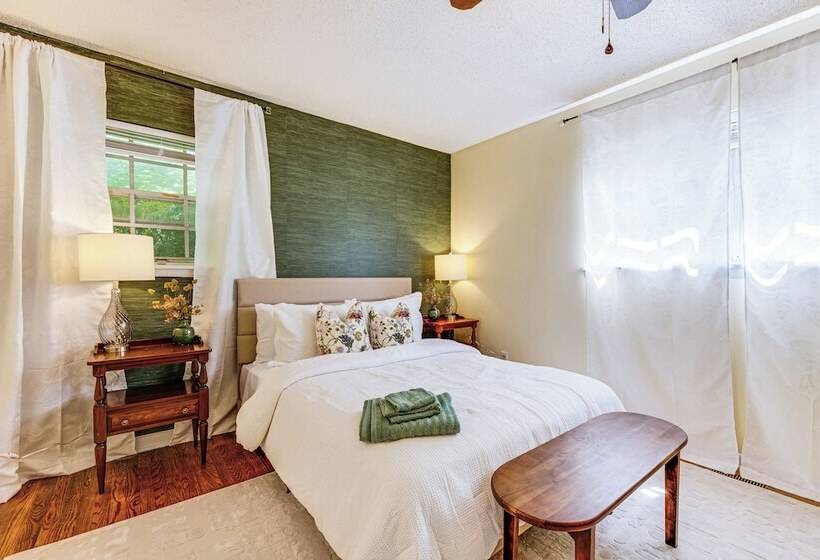 Family Friendly Huntsville Home W/ Spacious Yard