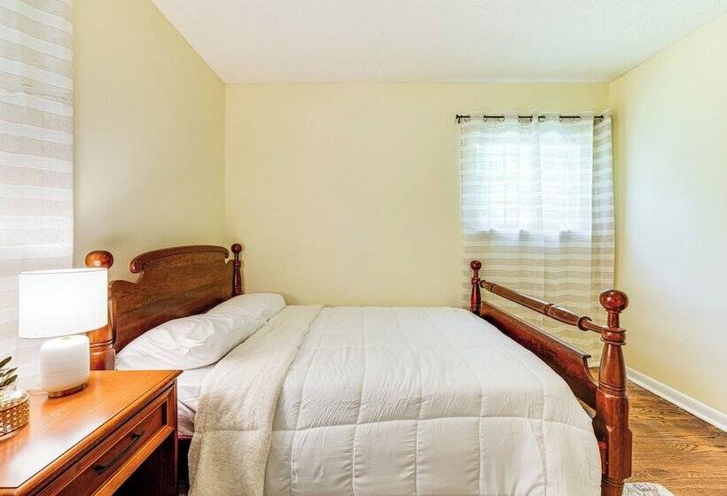 Family Friendly Huntsville Home W/ Spacious Yard