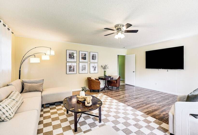 Family Friendly Huntsville Home W/ Spacious Yard