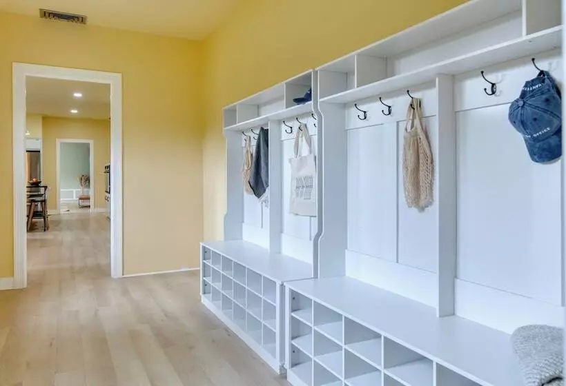 Game Farm Villa By Avantstay 10bdr, Private Pond, Spa, Pool Family Friendly