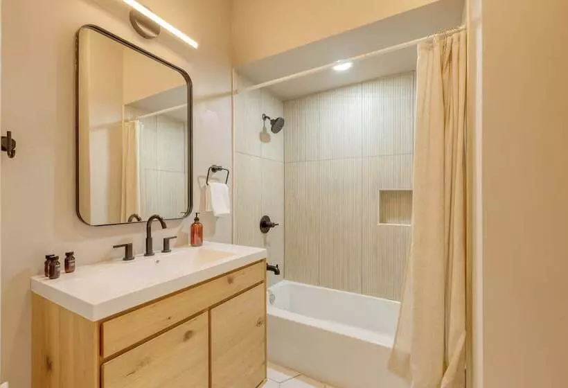 Game Farm Villa By Avantstay 10bdr, Private Pond, Spa, Pool Family Friendly