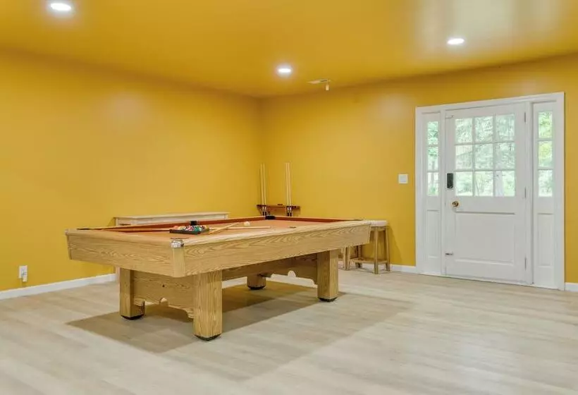 Game Farm Villa By Avantstay 10bdr, Private Pond, Spa, Pool Family Friendly