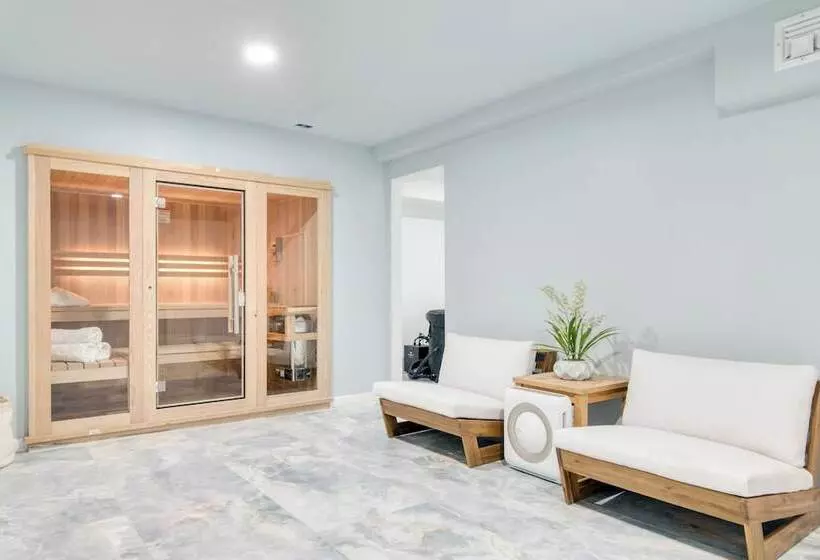 Game Farm Villa By Avantstay 10bdr, Private Pond, Spa, Pool Family Friendly