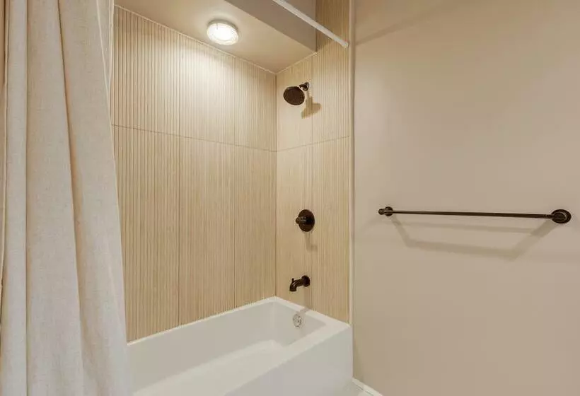 Game Farm Villa By Avantstay 10bdr, Private Pond, Spa, Pool Family Friendly