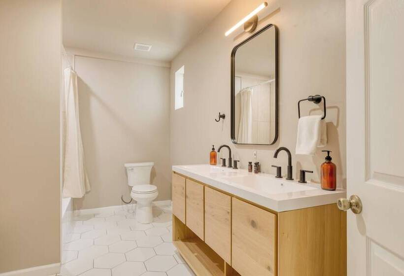 Game Farm Villa By Avantstay 10bdr, Private Pond, Spa, Pool Family Friendly