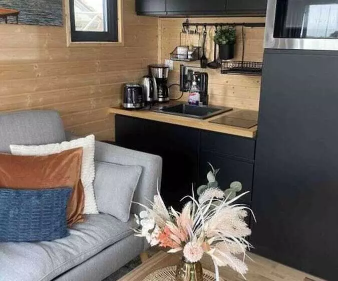 Hotelli Ahoy Masal Modern Retreat