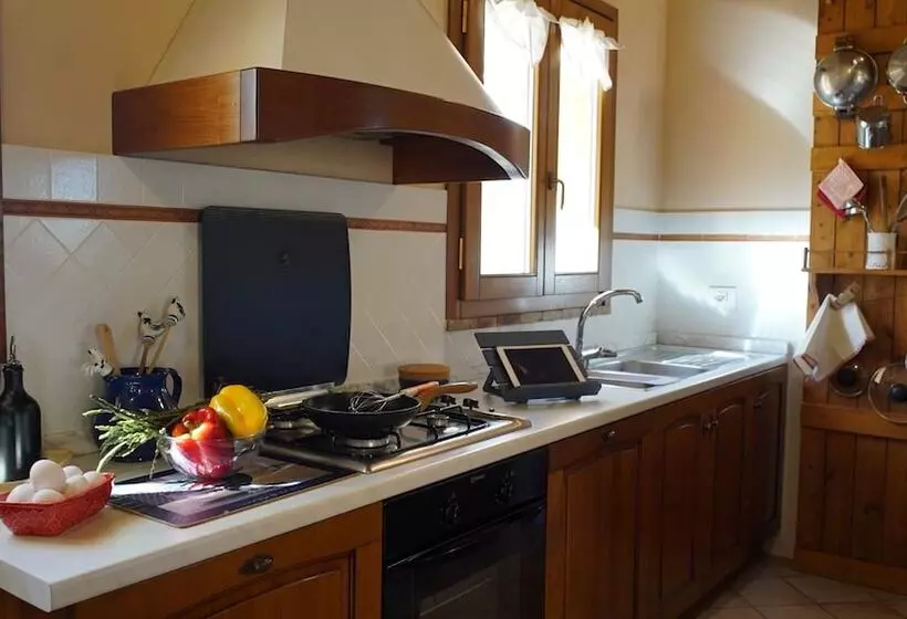 Maaseutuhotelli Agriturismo Podere Le Tombe