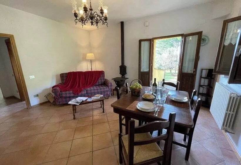 Maaseutuhotelli Agriturismo Podere Le Tombe