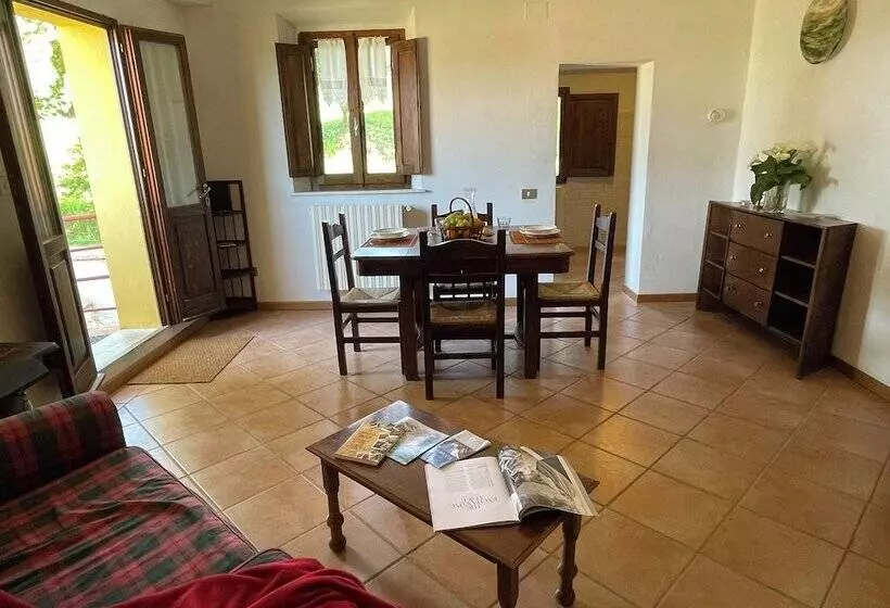 Maaseutuhotelli Agriturismo Podere Le Tombe