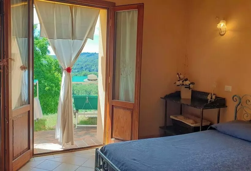 Maaseutuhotelli Agriturismo Podere Le Tombe