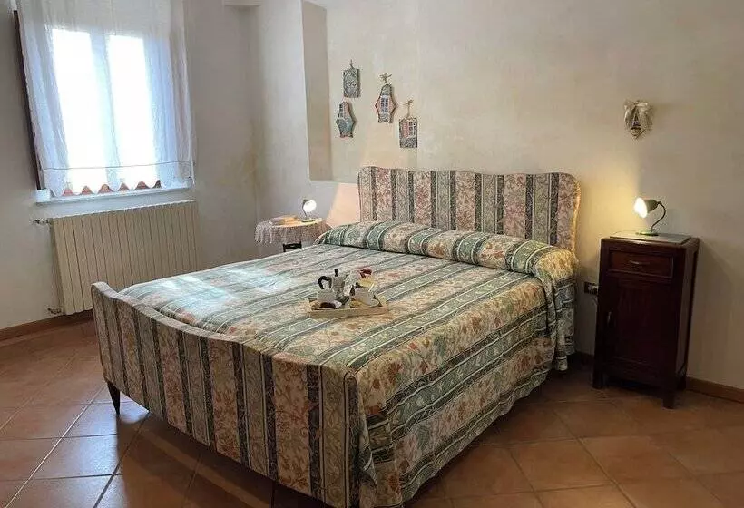 Maaseutuhotelli Agriturismo Podere Le Tombe