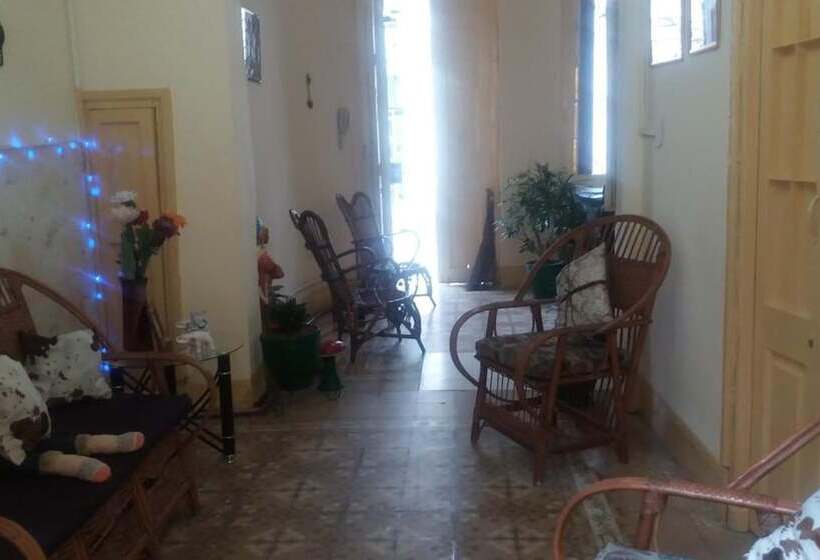 پانسیون Hostal Casandra