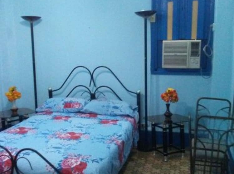 پانسیون Hostal Casandra