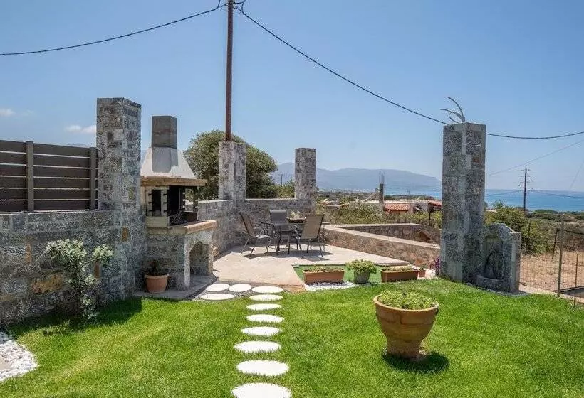 ペンション Villa Leandros With Pool & Bbq