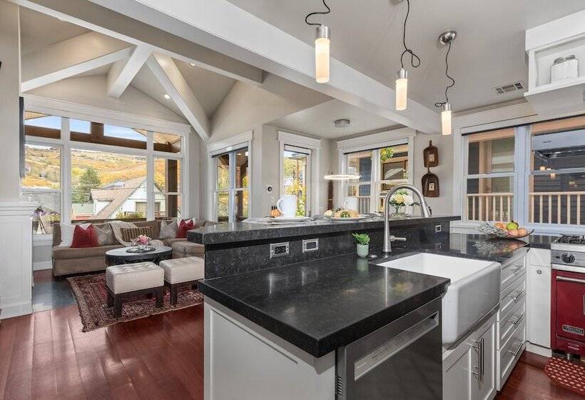 Red Crest 3 Bedrooms Pws 957 By Kbm