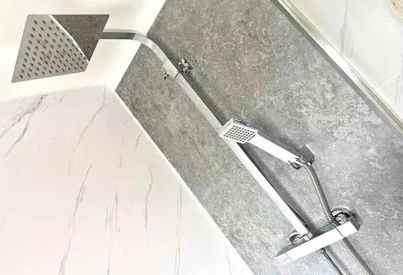 レジデンス Central Ellesmere  Sleeps2   Parking   Petfriendly