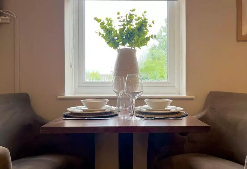 レジデンス Central Ellesmere  Sleeps2   Parking   Petfriendly