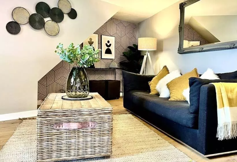 レジデンス Central Ellesmere  Sleeps2   Parking   Petfriendly