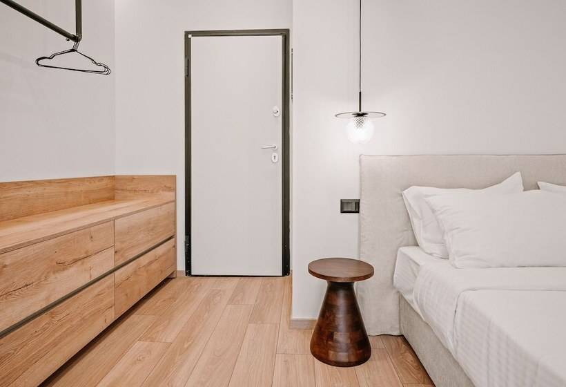 リゾートホテル Plānis Str Urban Suites By Semavi