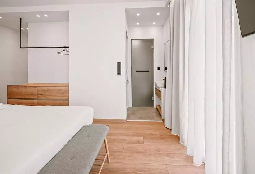 リゾートホテル Plānis Str Urban Suites By Semavi