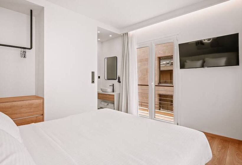 リゾートホテル Plānis Str Urban Suites By Semavi