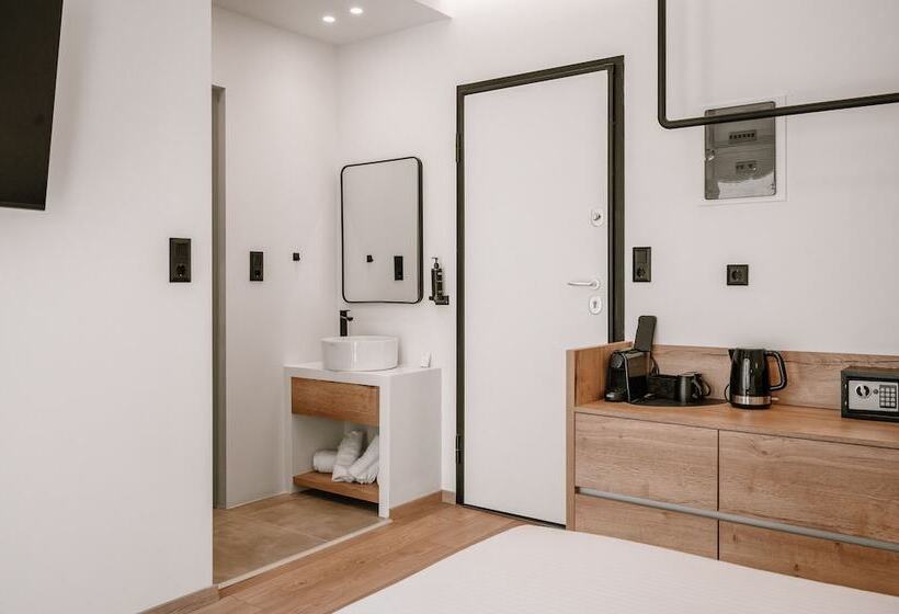 リゾートホテル Plānis Str Urban Suites By Semavi