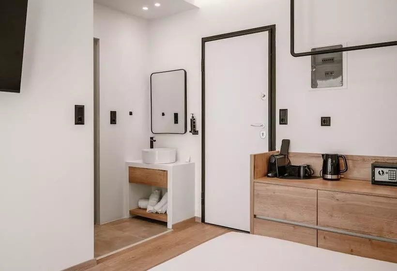 リゾートホテル Plānis Str Urban Suites By Semavi