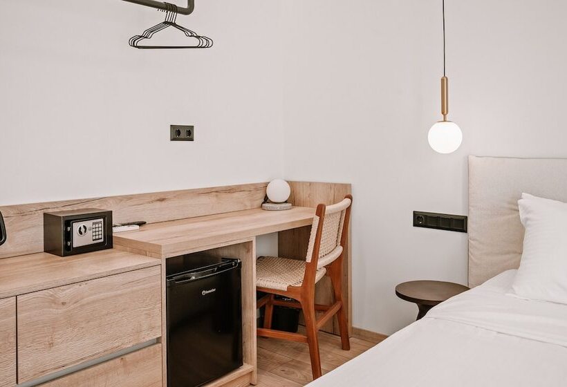 リゾートホテル Plānis Str Urban Suites By Semavi