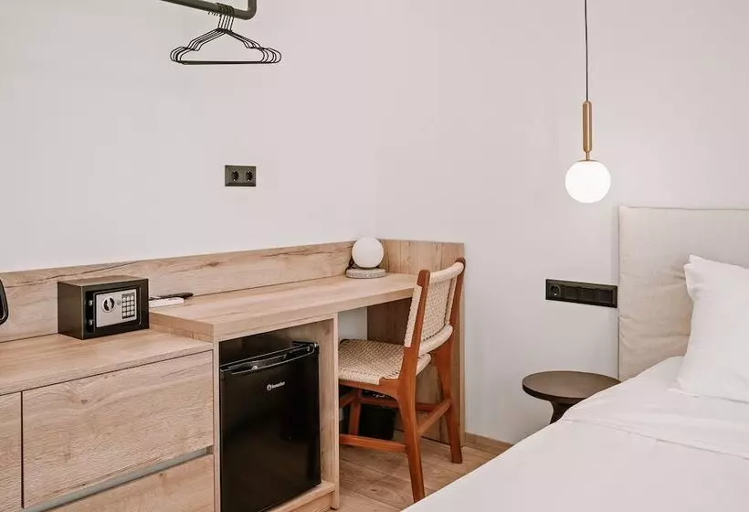 リゾートホテル Plānis Str Urban Suites By Semavi