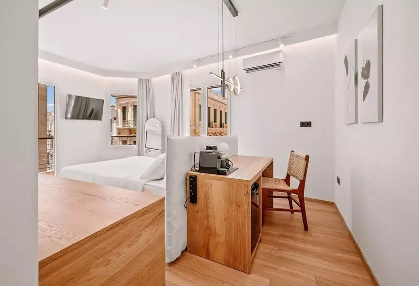 リゾートホテル Plānis Str Urban Suites By Semavi