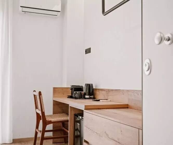 リゾートホテル Plānis Str Urban Suites By Semavi