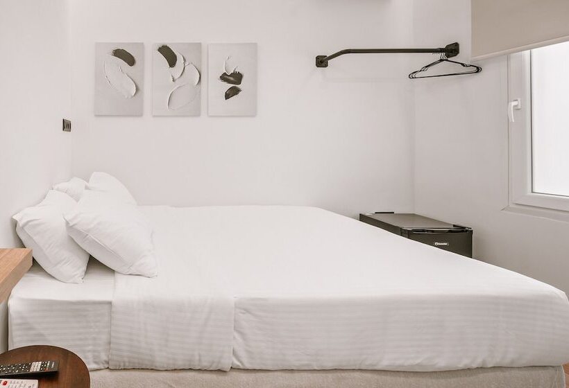 リゾートホテル Plānis Str Urban Suites By Semavi